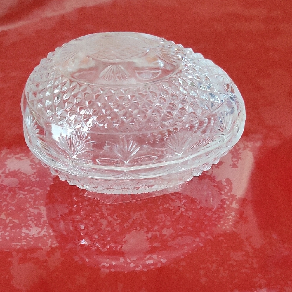 Avon Mother's Day 1977 Fostoria Crystal Egg